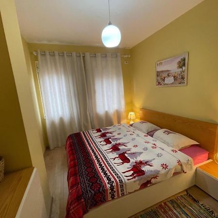 Ergi'S Host Apartment Тирана Екстер'єр фото