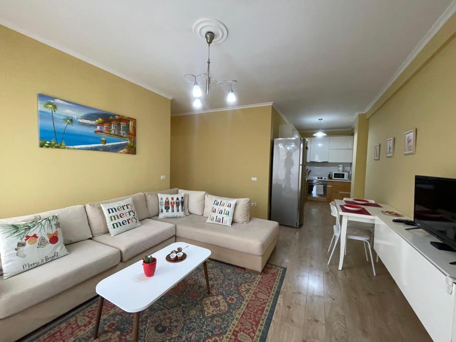 Ergi'S Host Apartment Тирана Екстер'єр фото